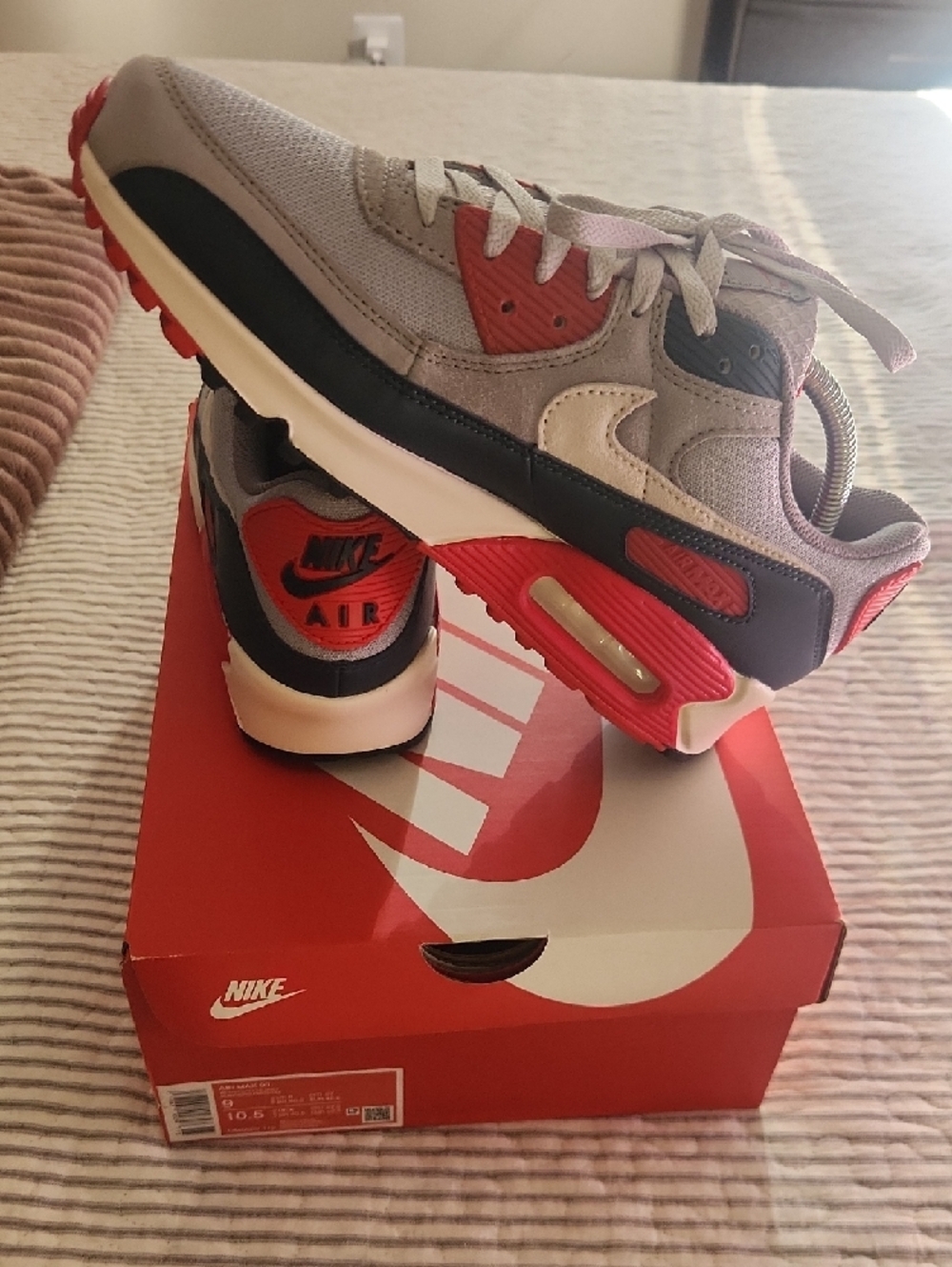 Nike Air Max in Grey, Red and Coral - Picture 7 of 11